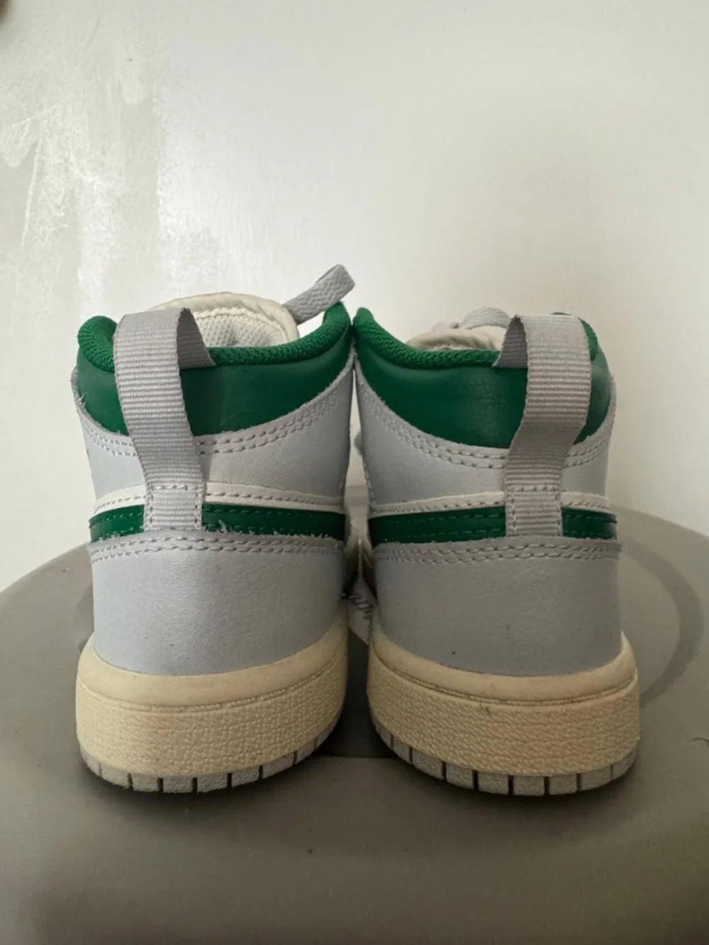 JORDAN AJ 1 MID BOYS